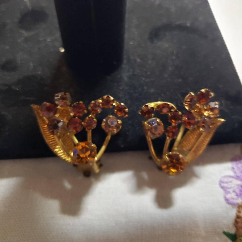 Vintage Made In Austria Goldtone With Amber &  Orange Rhinestones Clip-ons